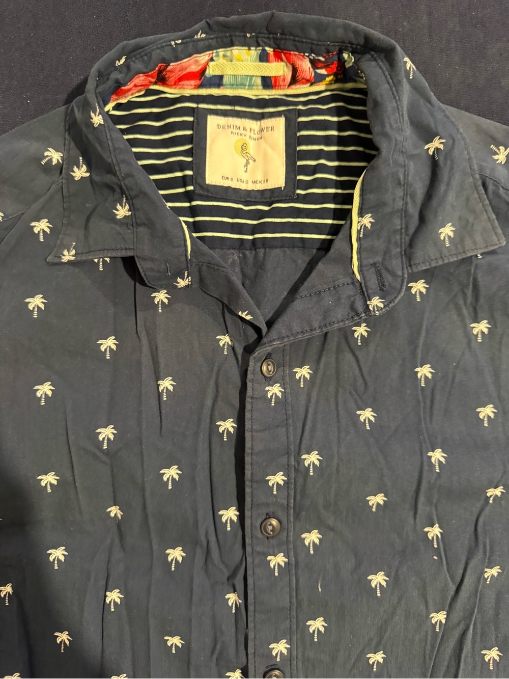 Men’s Small Navy Palm Tree Button-Up Short Sleeve Dress Shirt